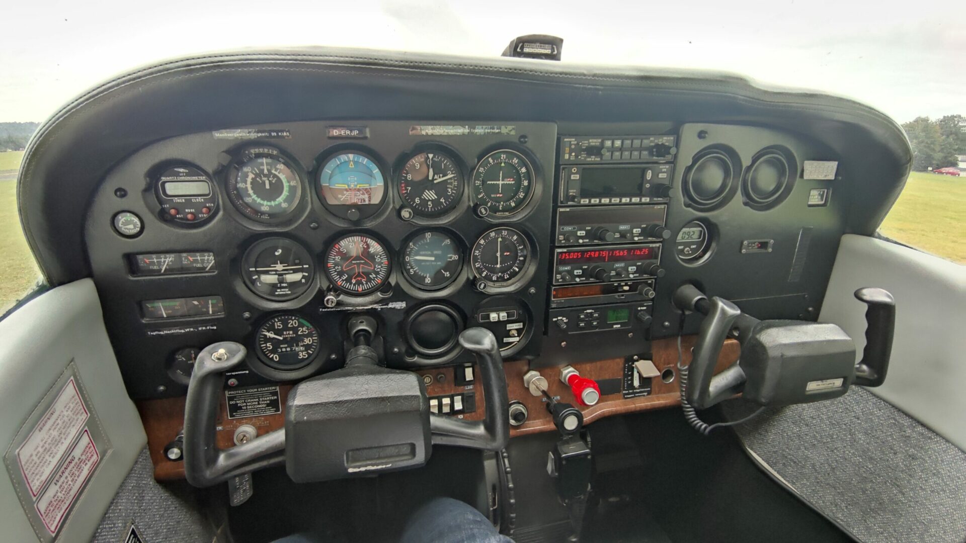 Cockpit eines unserer Ausbildungsflugzeuge